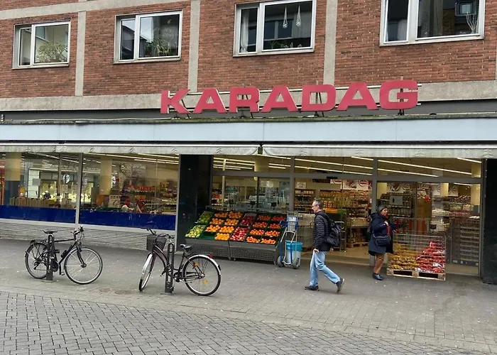 Apartment 8 At Cathedral *