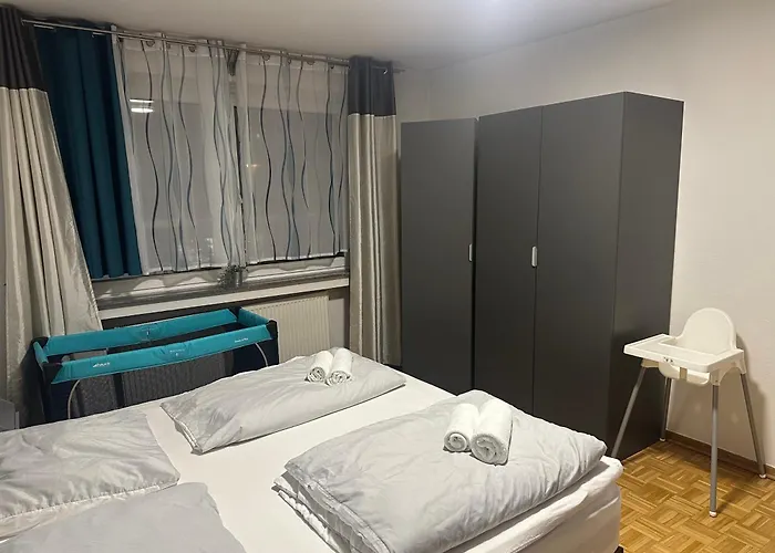 8 At Cathedral * Kolonia