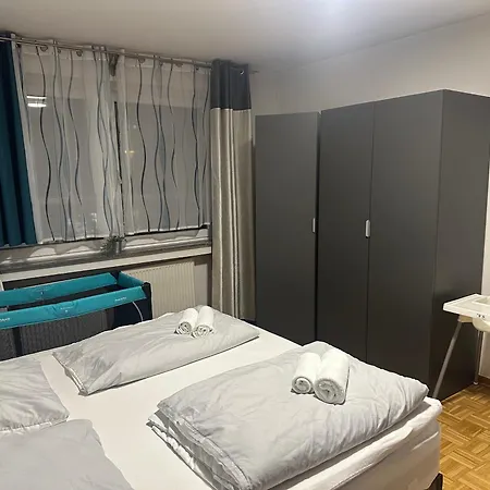 8 At Cathedral * Köln